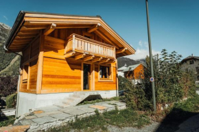 Chalet with mountain view and 2 min walk from the city center